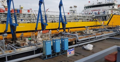 «Роснефть» начала морские поставки базовых масел в Европу